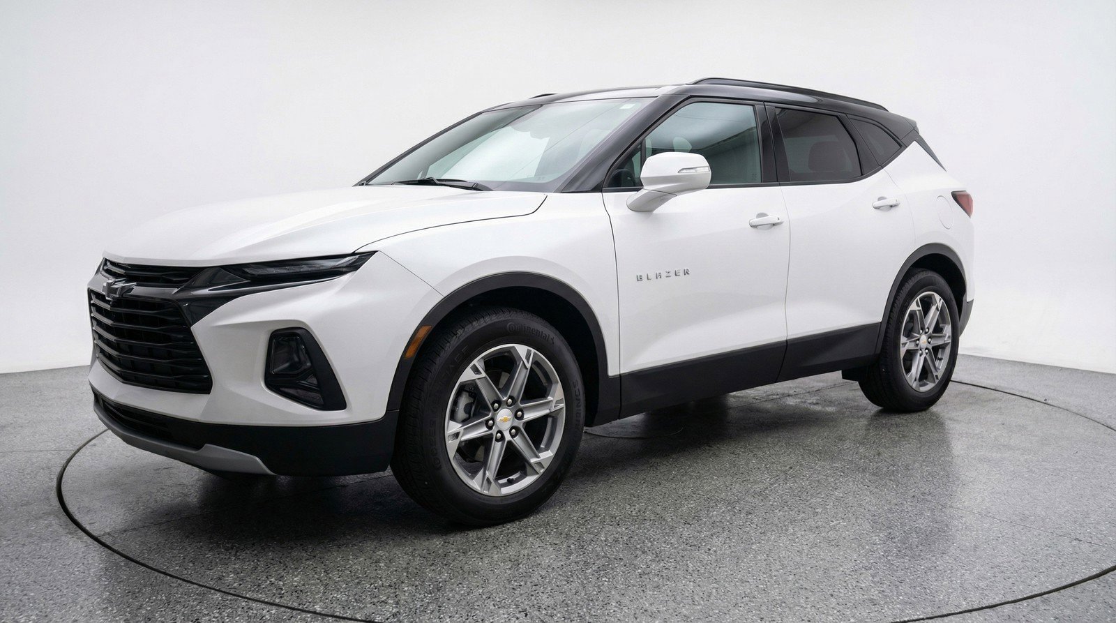 Used 2025 Chevrolet Blazer LT image 3