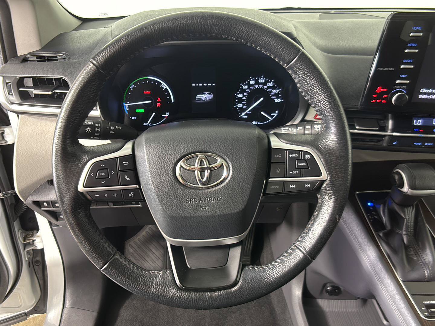 Used 2021 Toyota Sienna XLE FWD image 30