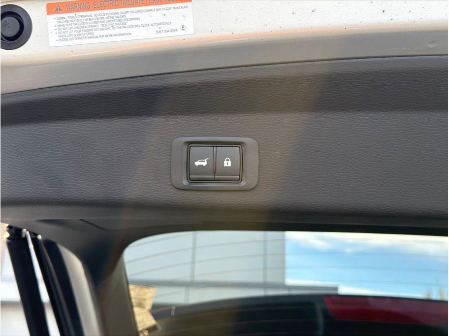 Used 2025 Mitsubishi Outlander SE image 23