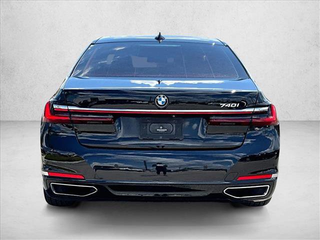 Used 2022 BMW 740i w/ Premium Package image 4