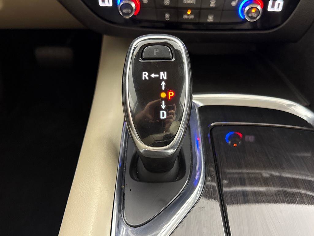 Used 2020 Buick Enclave Essence w/ Sound and Sites Package FWD image 20