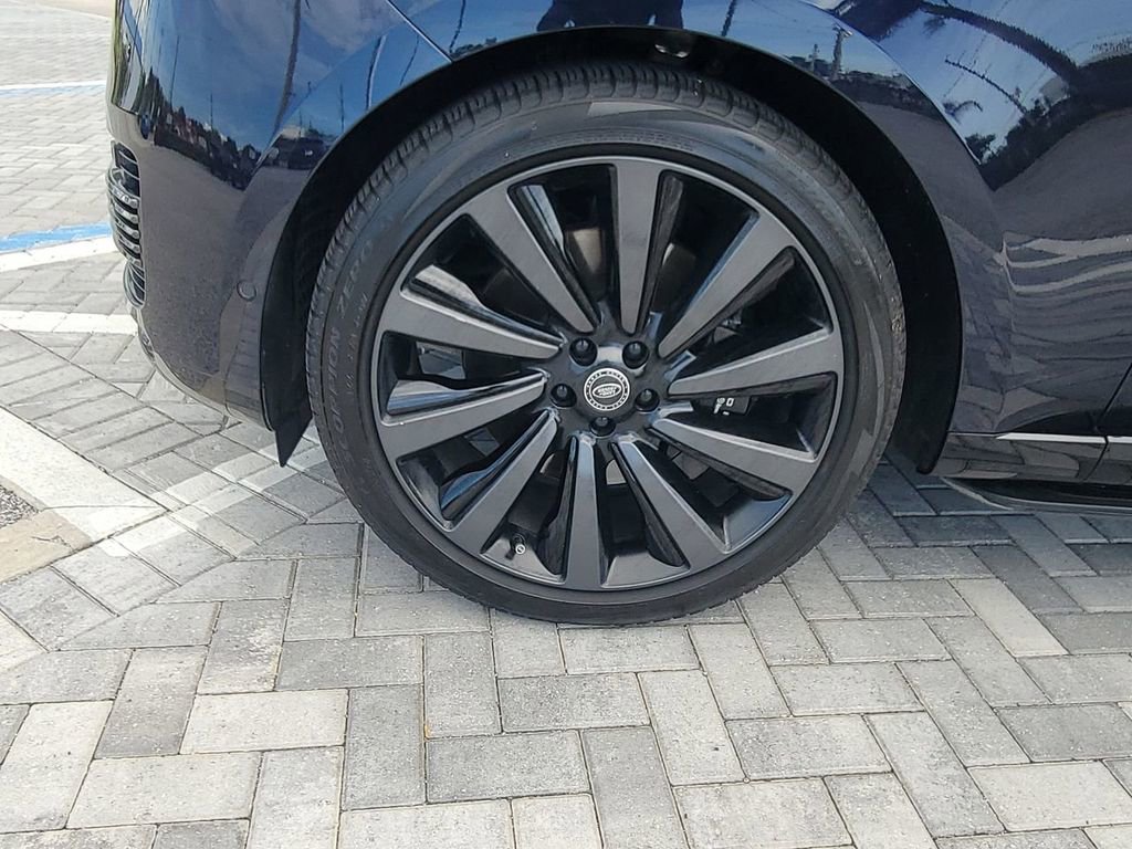 Certified 2023 Land Rover Range Rover SV AWD/4WD image 13