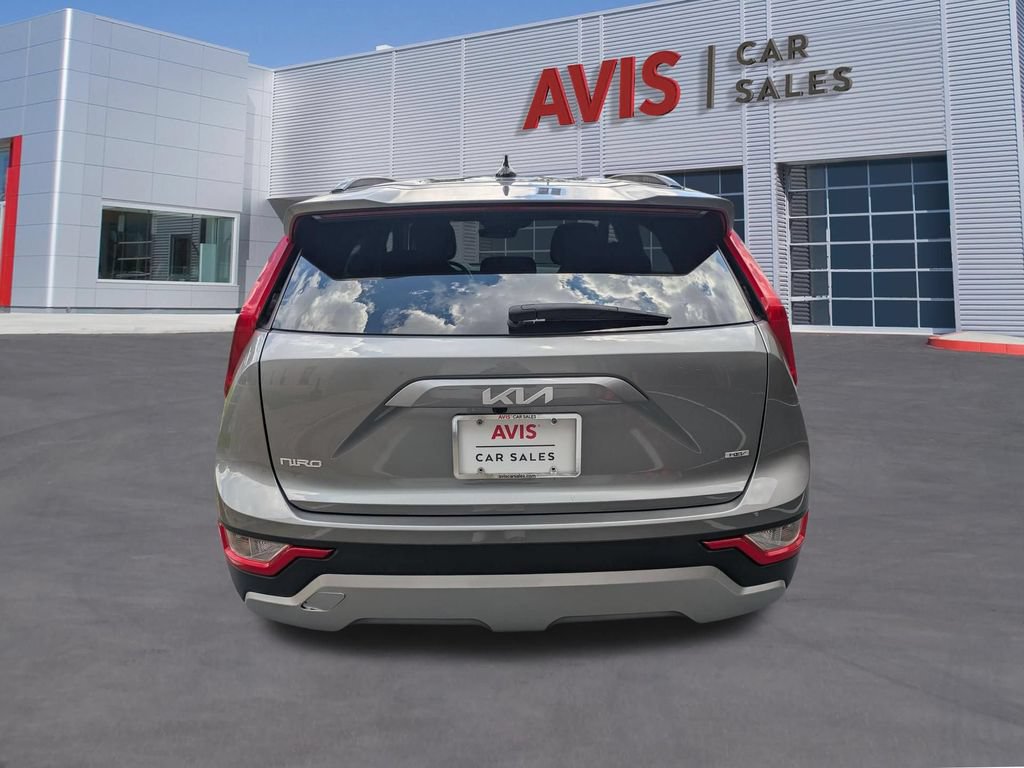 Used 2025 Kia Niro LX FWD image 7
