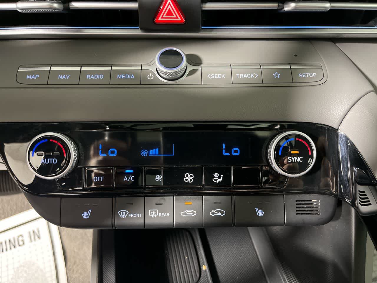 Used 2025 Hyundai Elantra SEL FWD image 21