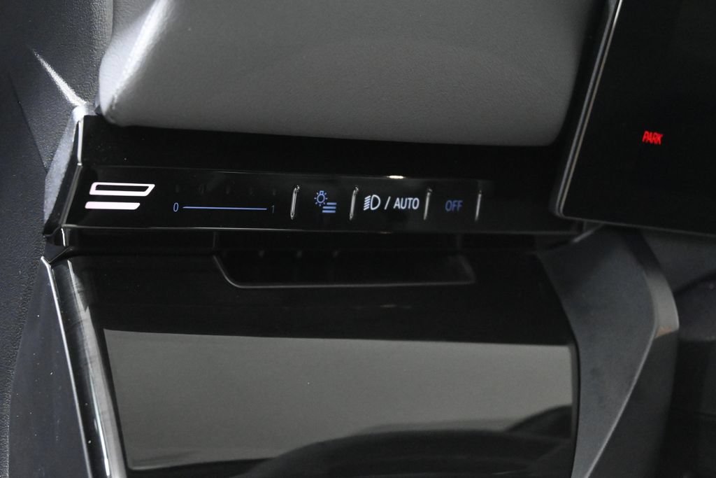 Used 2026 BMW 530i xDrive AWD/4WD image 25