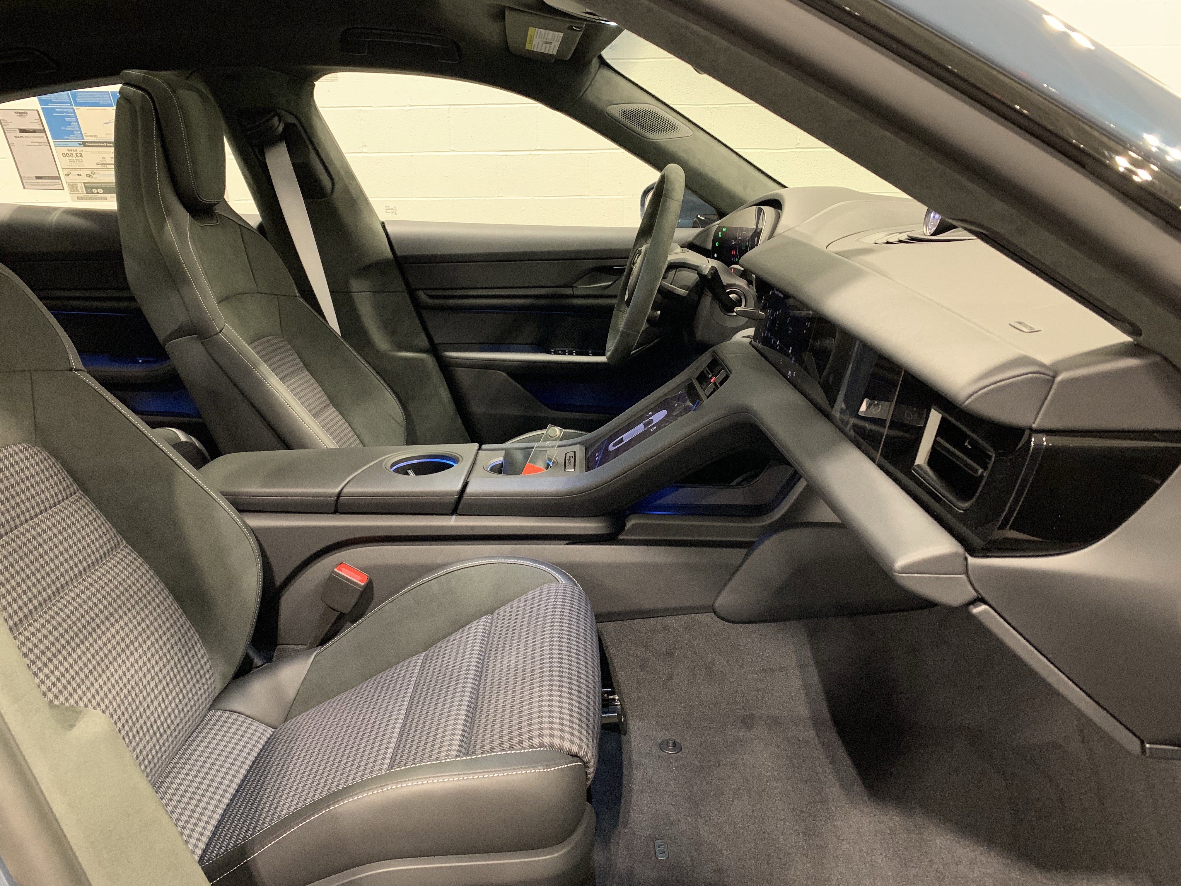 New 2026 Porsche Taycan GTS AWD/4WD image 32