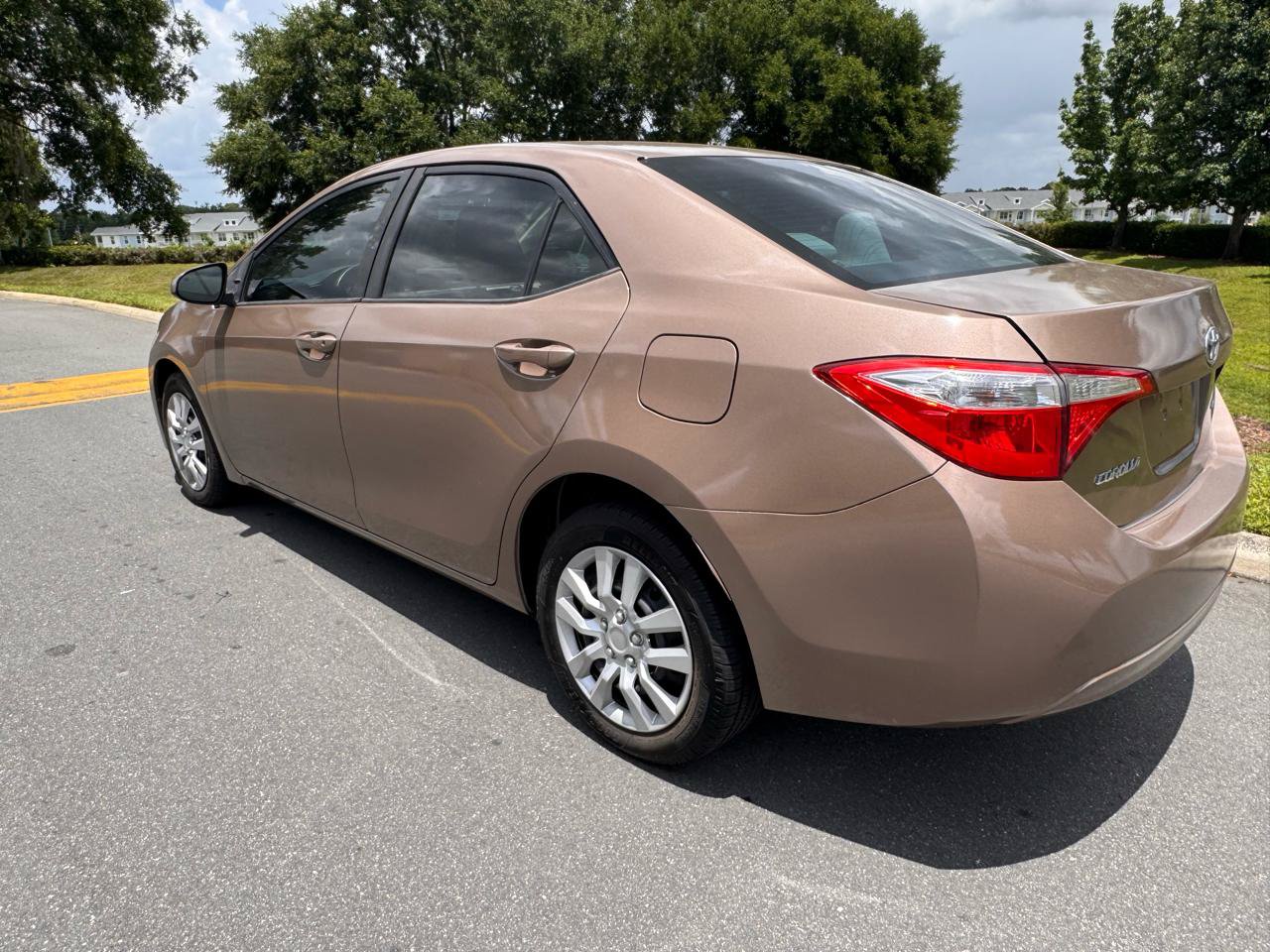 Used 2016 Toyota Corolla LE FWD image 14