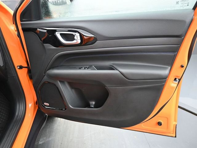 New 2026 Jeep Compass Latitude w/ Sun and Sound Group AWD/4WD image 20