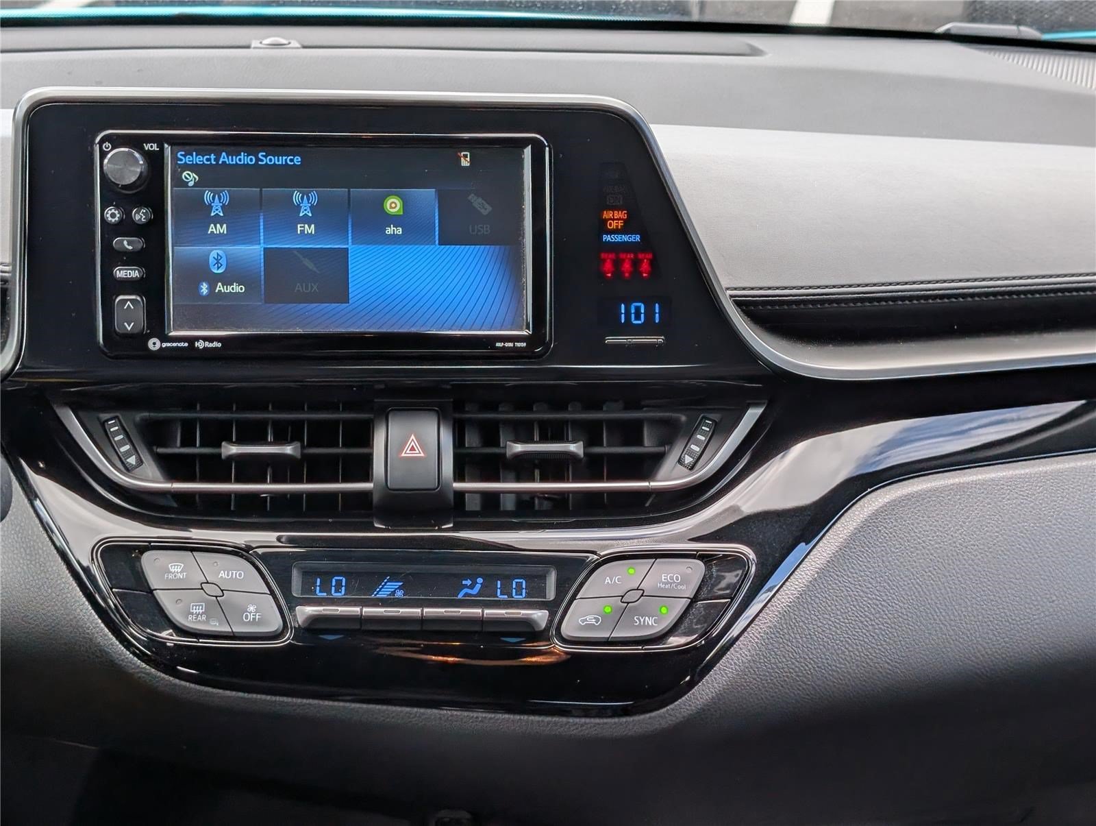 Used 2018 Toyota C-HR XLE FWD image 16