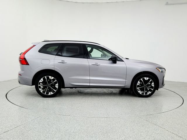 New 2026 Volvo XC60 B5 Plus w/ Climate Package image 4