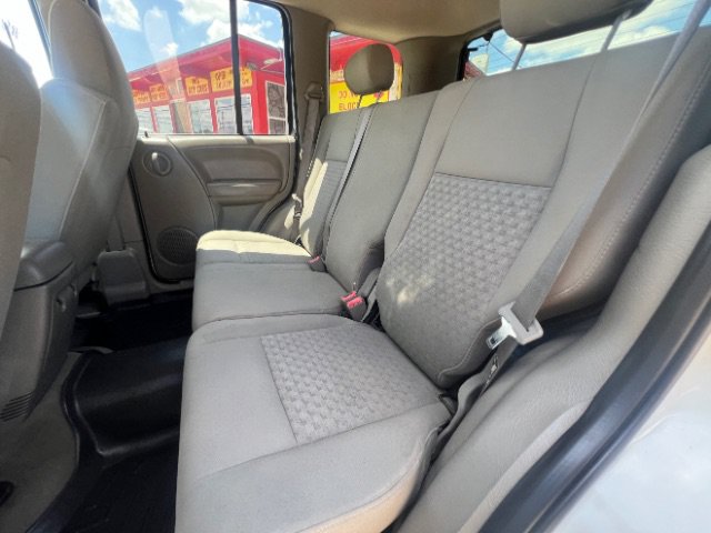Used 2006 Jeep Liberty Sport AWD/4WD image 11