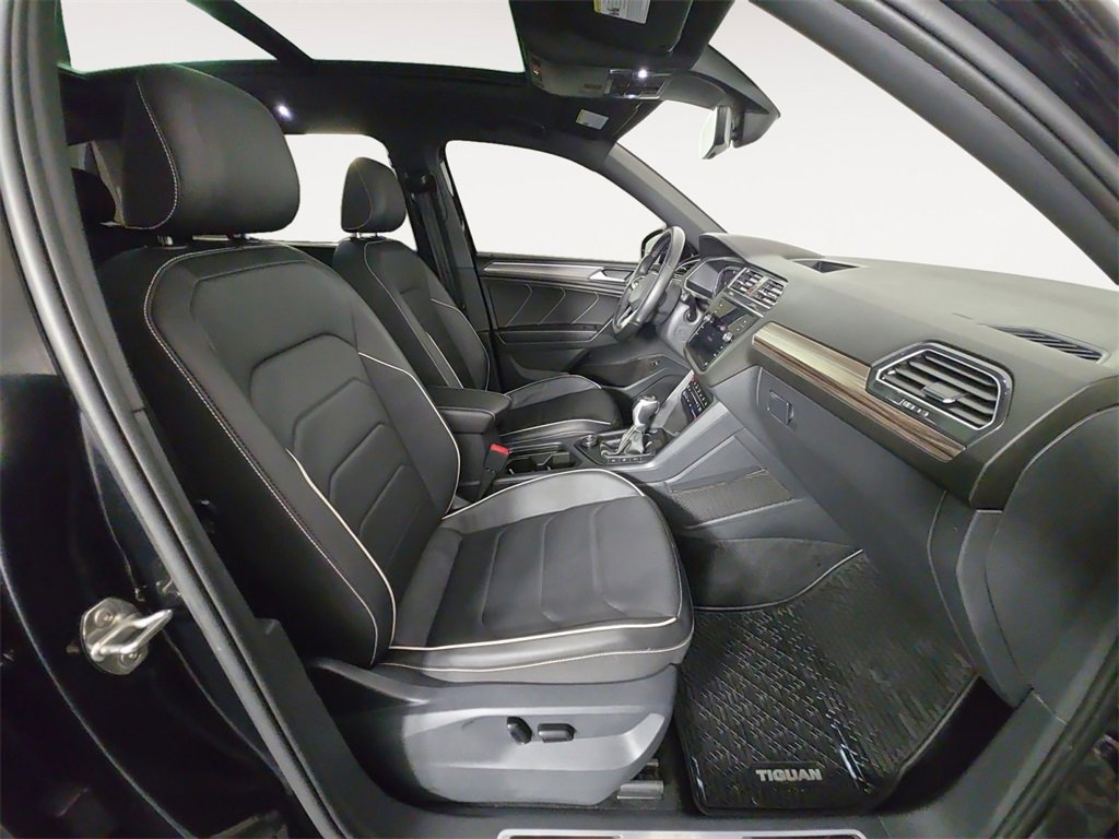 Used 2022 Volkswagen Tiguan SEL R-Line image 15