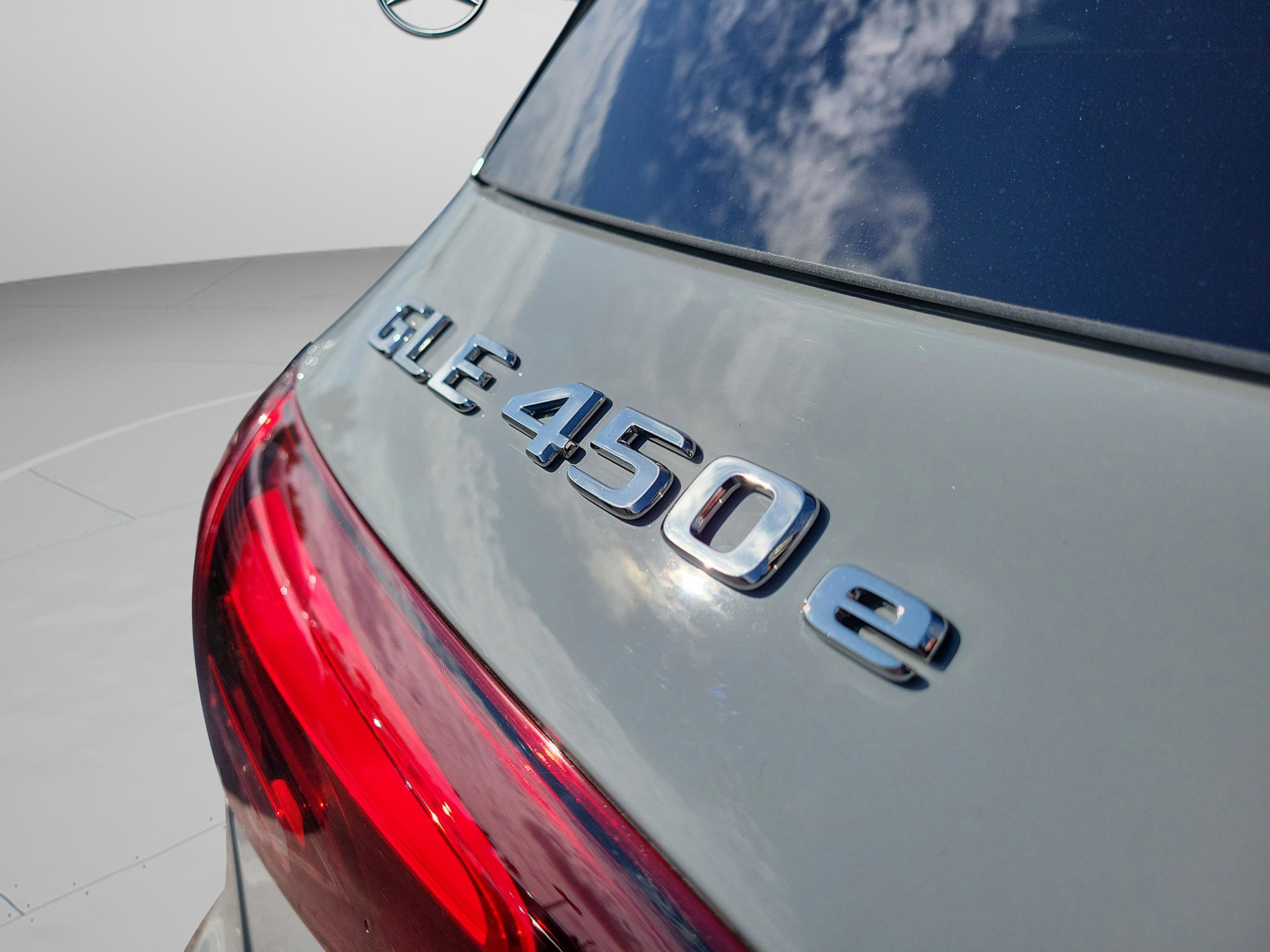 Used 2025 Mercedes-Benz GLE 450e 4MATIC image 6