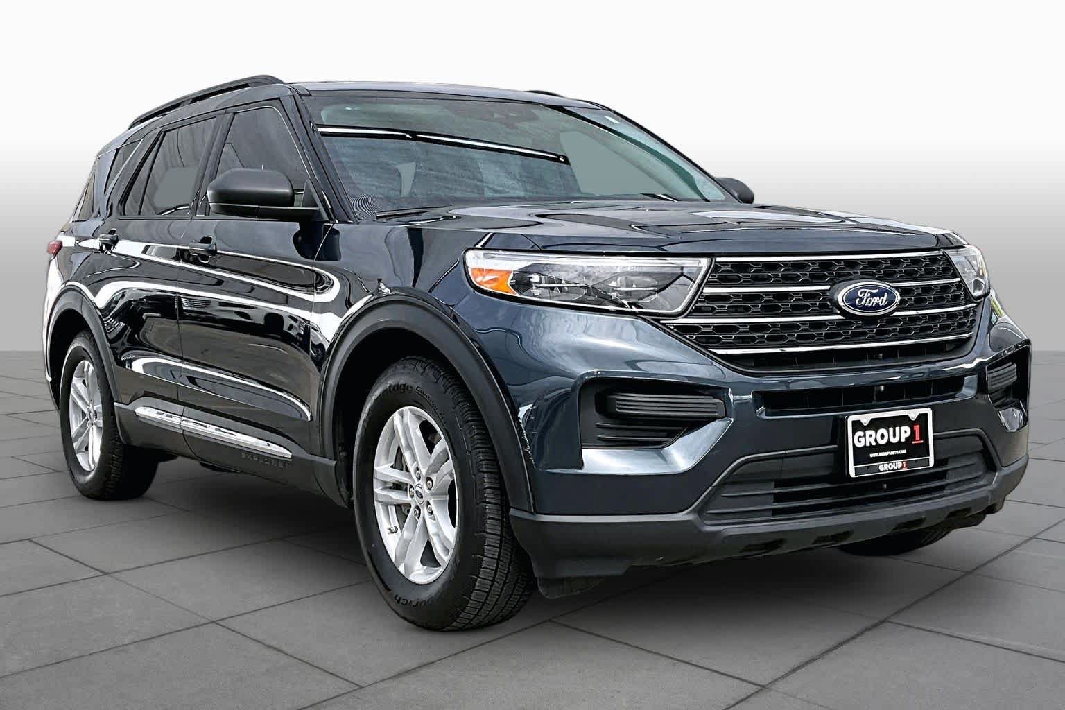 Used 2023 Ford Explorer XLT RWD image 3