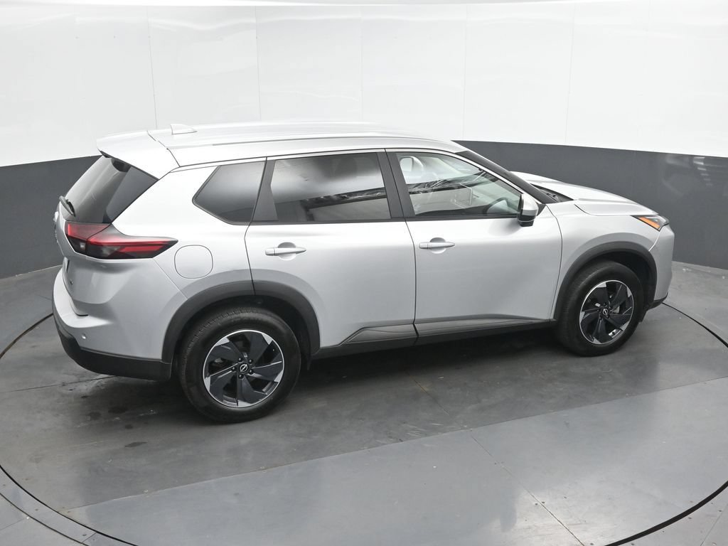 Used 2025 Nissan Rogue SV AWD/4WD image 32