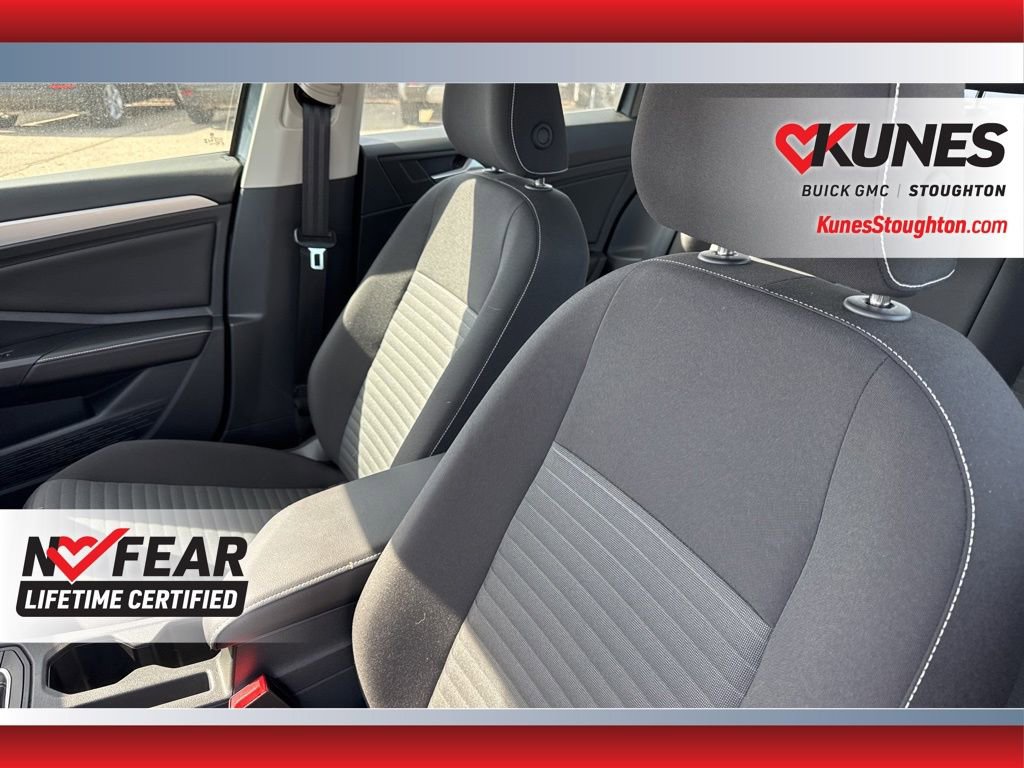 Used 2025 Volkswagen Jetta S image 24