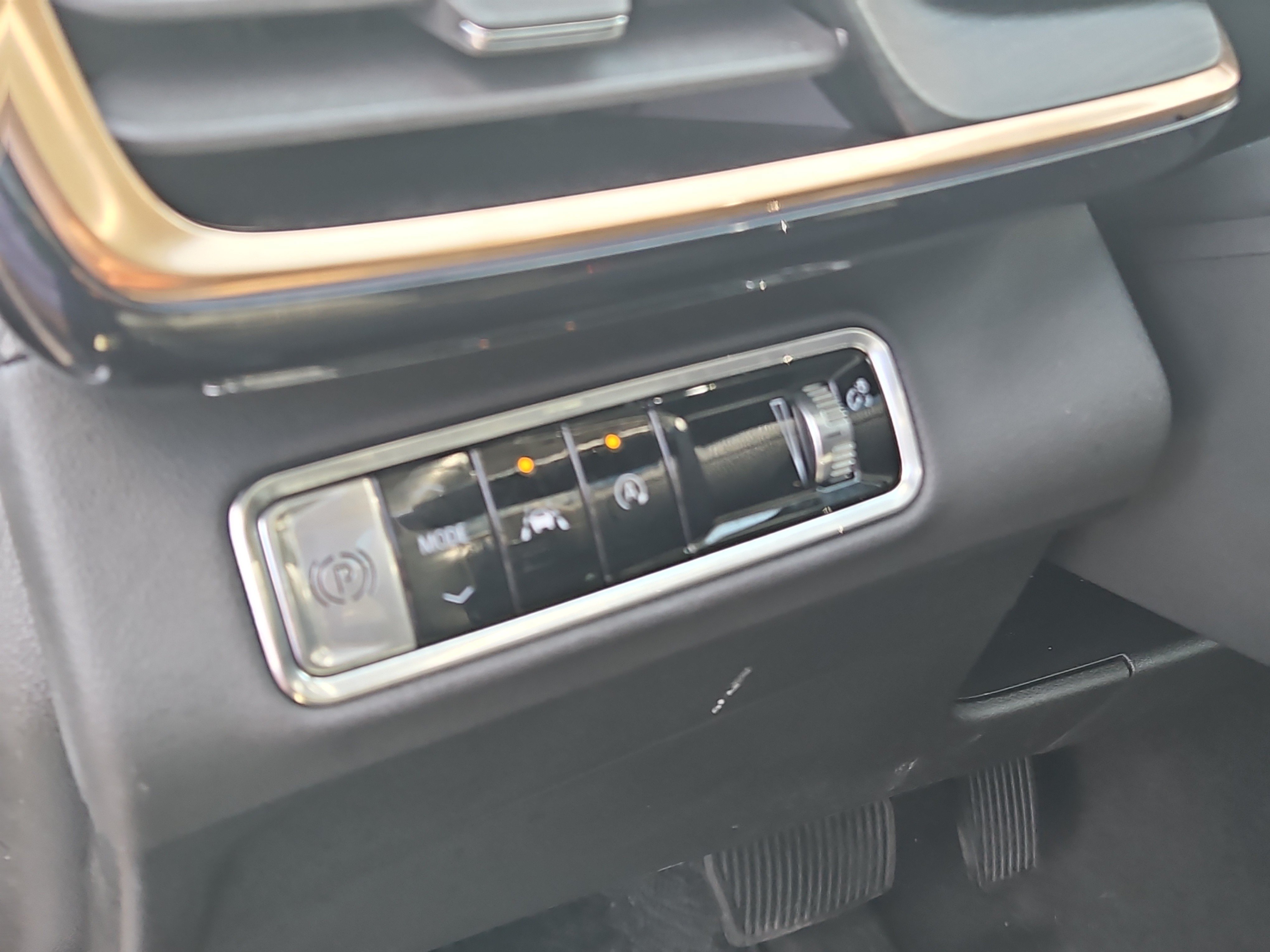 Used 2025 Buick Envision Avenir AWD/4WD image 22