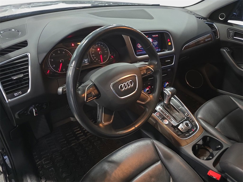 Used 2017 Audi Q5 2.0T Premium Plus w/ Technology Package image 16