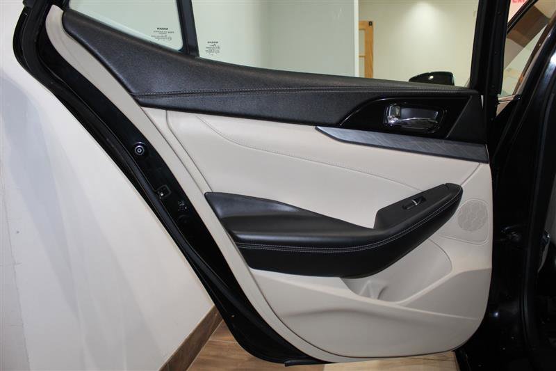 Used 2016 Nissan Maxima 3.5 SV image 29