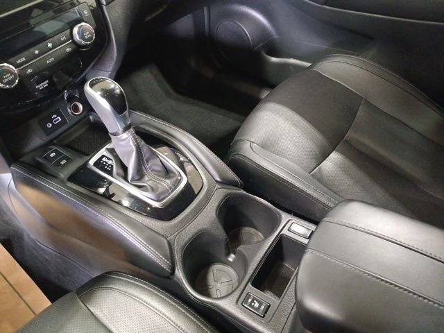 Used 2020 Nissan Rogue SL image 16