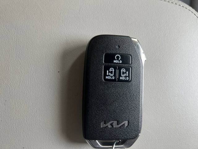 Certified 2024 Kia Carnival EX image 24