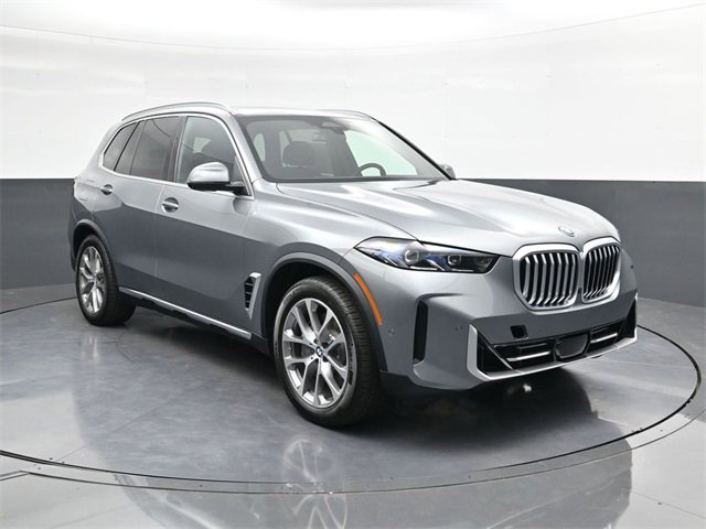 New 2026 BMW X5 xDrive50e w/ Climate Comfort Package image 2