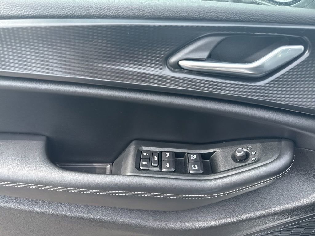 Used 2025 Jeep Grand Cherokee Laredo X image 17