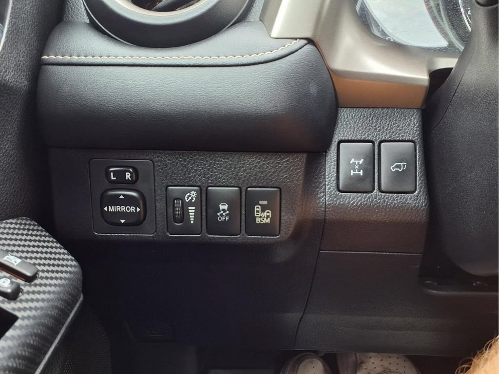 Used 2015 Toyota RAV4 Limited w/ Technology Package AWD/4WD image 11