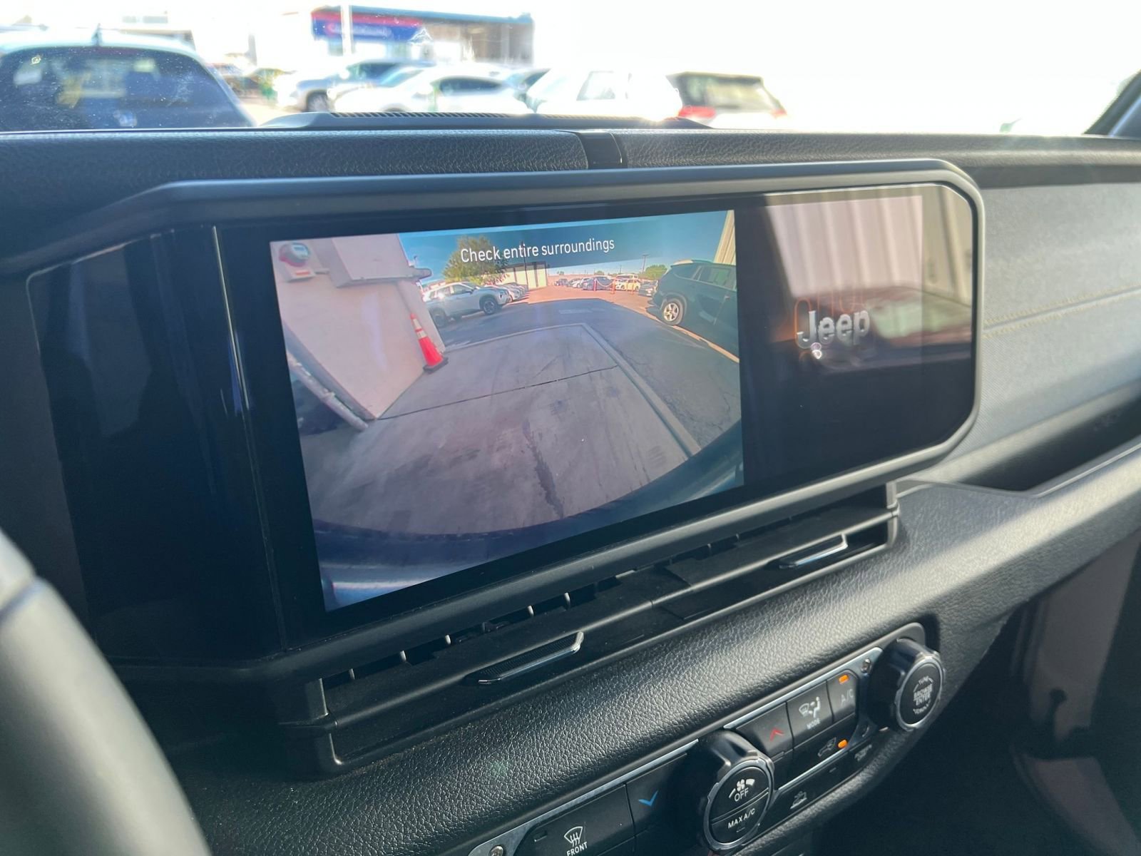 Used 2025 Jeep Wrangler Sport S image 24