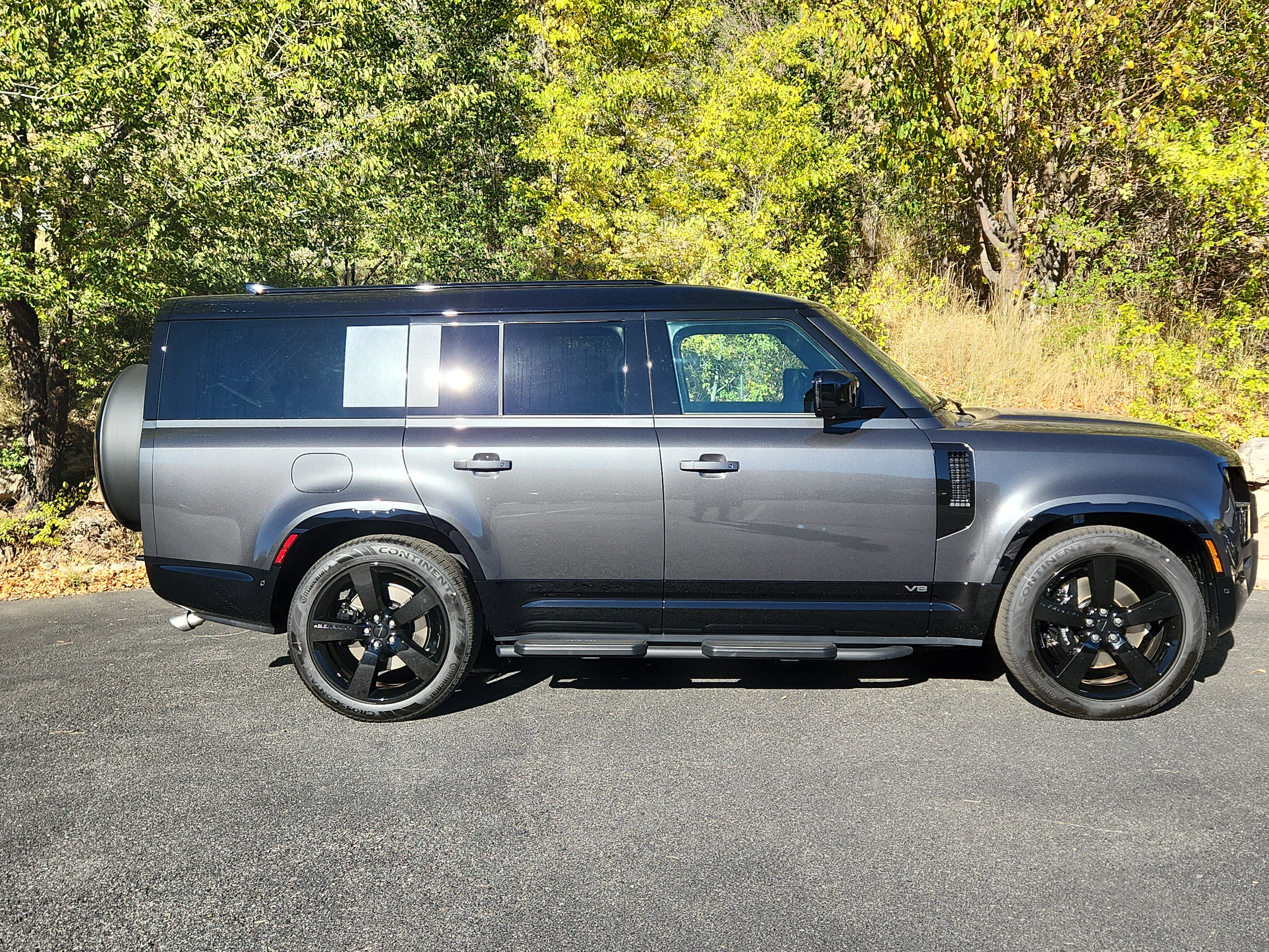 New 2026 Land Rover Defender 130 V8 video 2