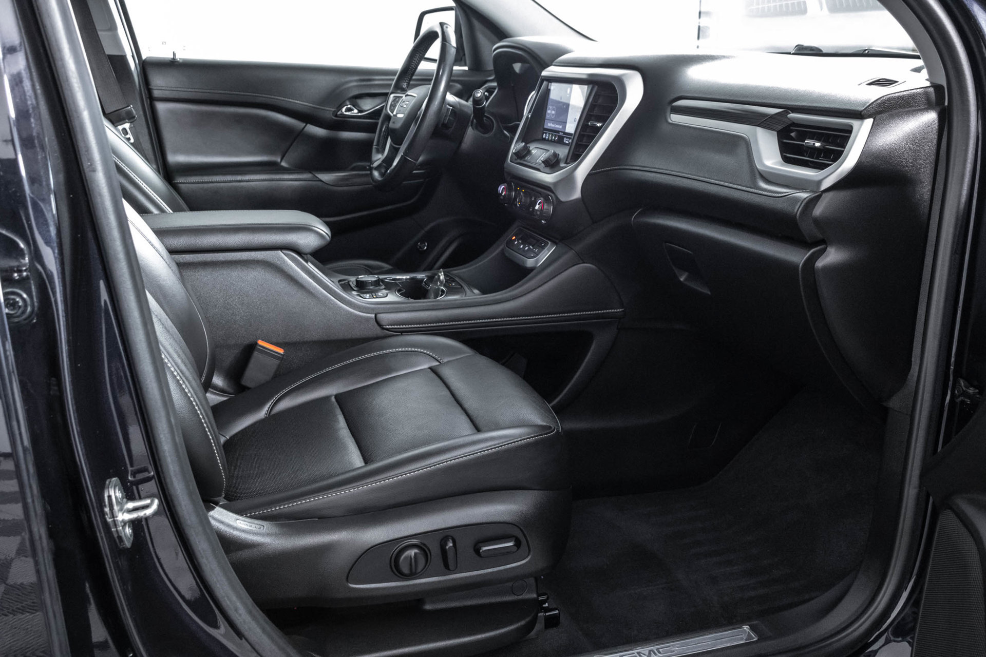 Used 2021 GMC Acadia SLT w/ Preferred Package AWD/4WD image 46