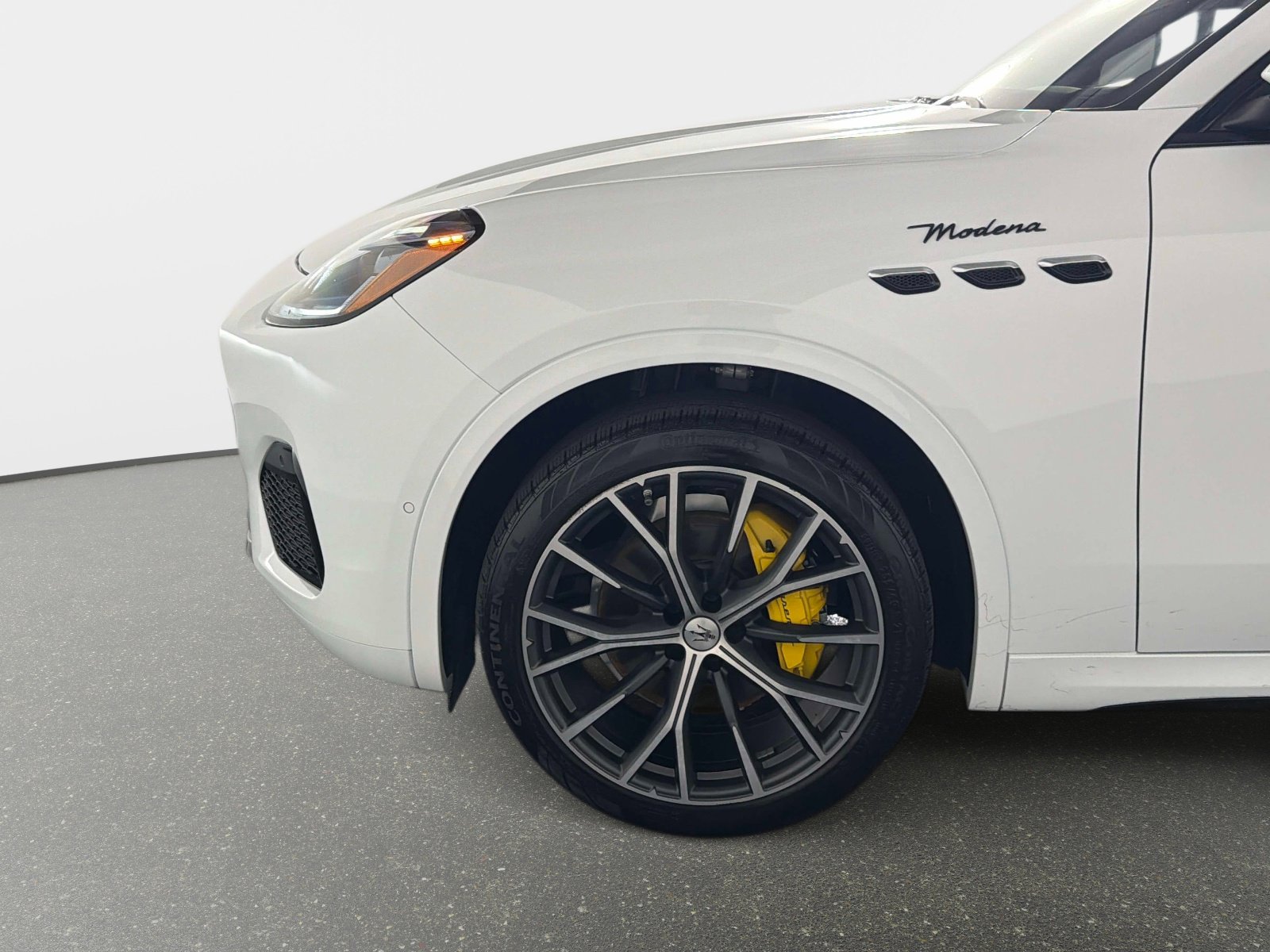 Used 2023 Maserati Grecale Modena AWD/4WD image 13