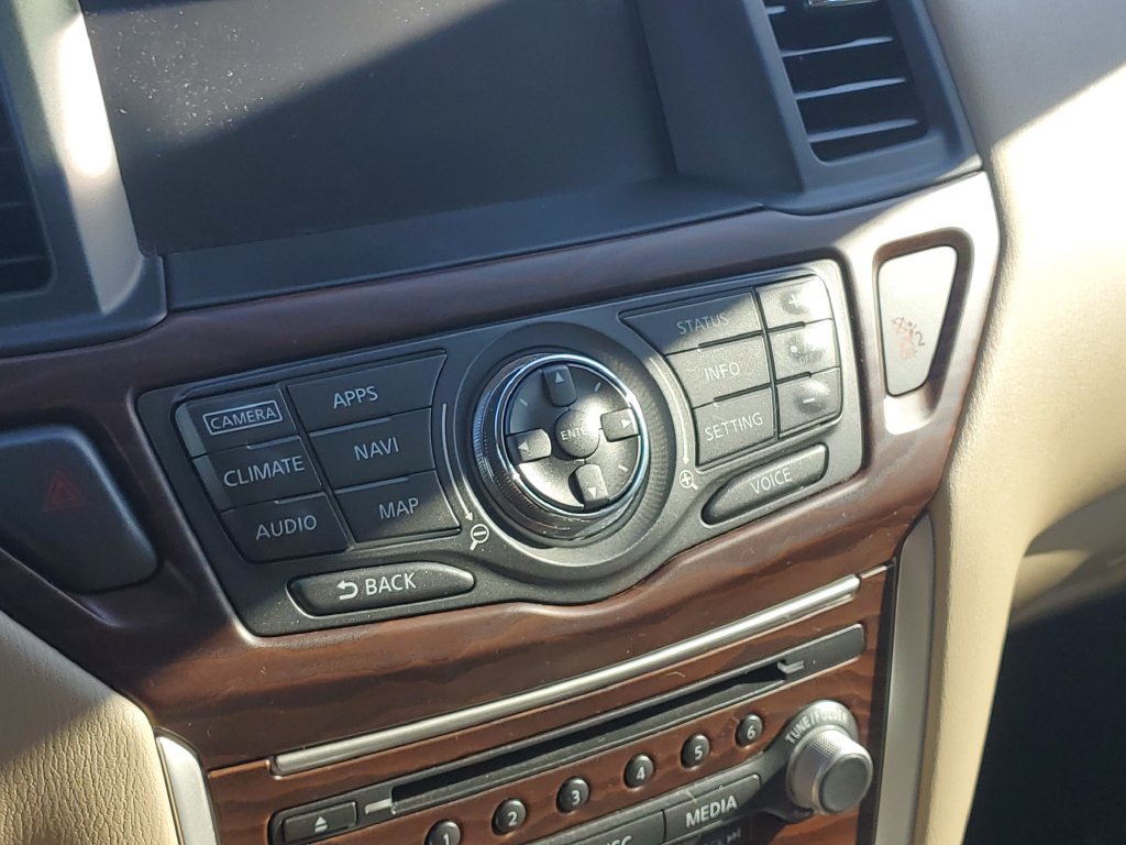 Used 2017 Nissan Pathfinder Platinum FWD image 39