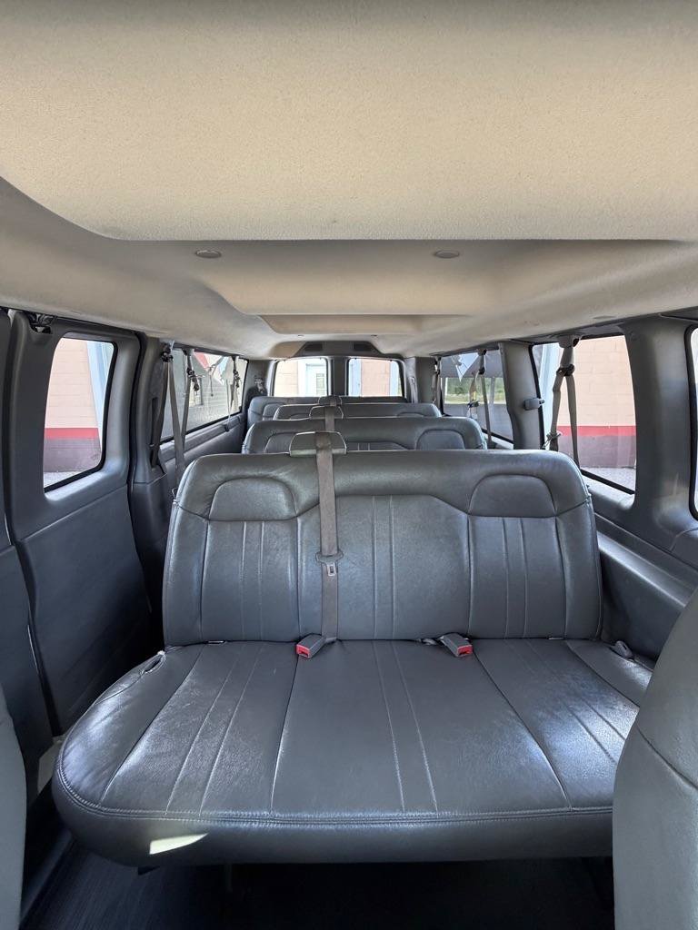 Used 2023 Chevrolet Express 3500 LS RWD image 18