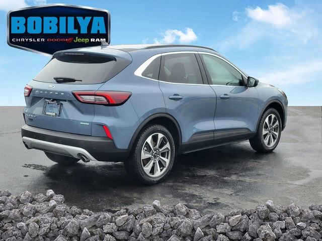 Used 2025 Ford Escape Platinum AWD/4WD image 3