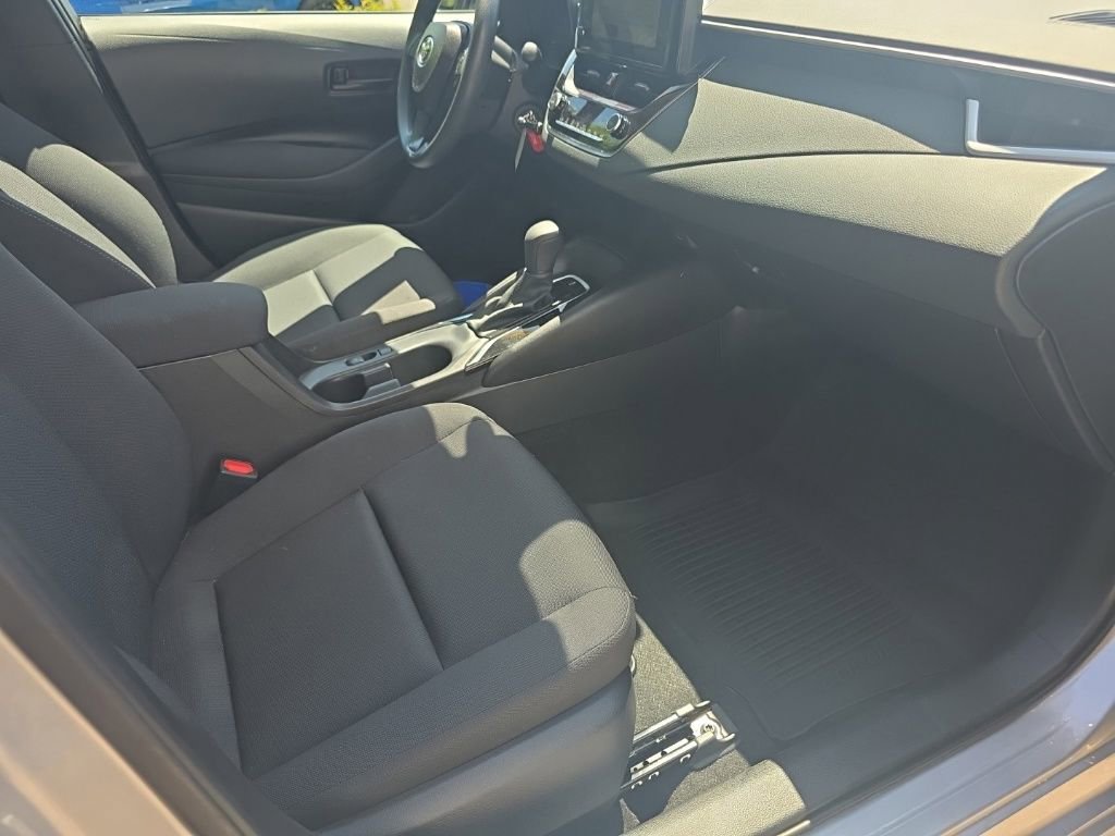 Used 2025 Toyota Corolla LE image 18