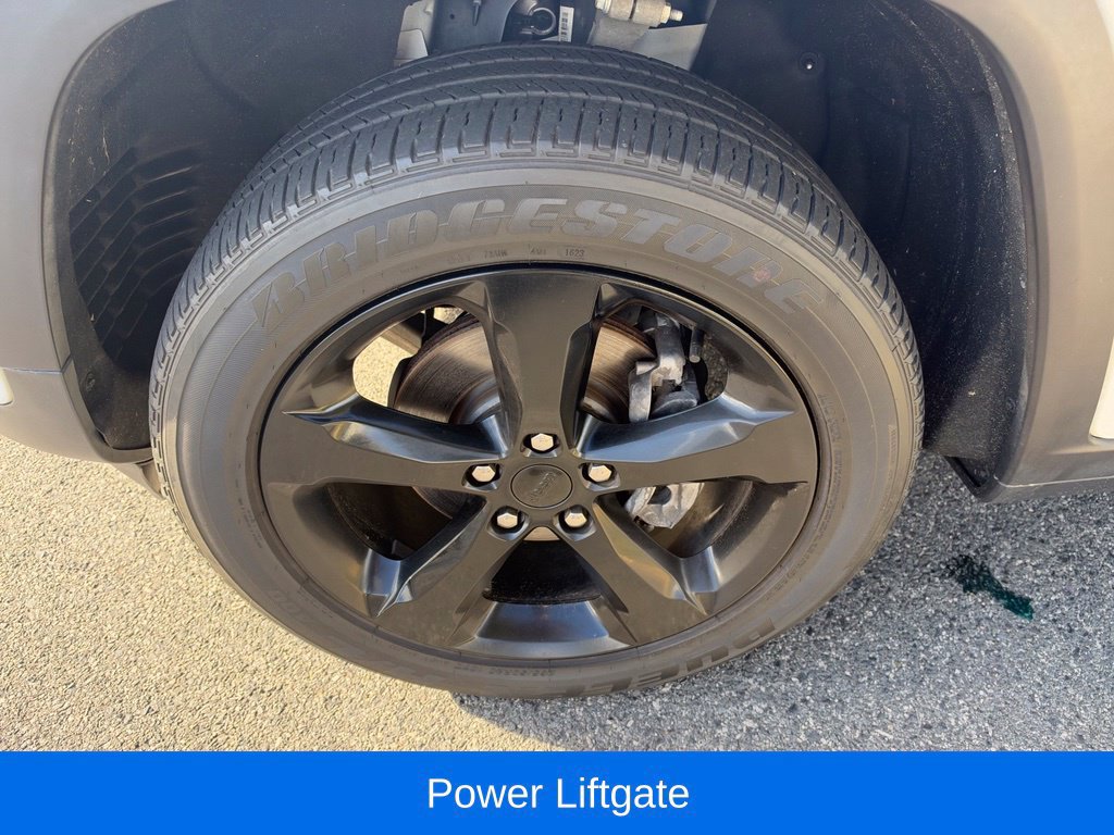 Certified 2023 Jeep Grand Cherokee Altitude AWD/4WD image 13