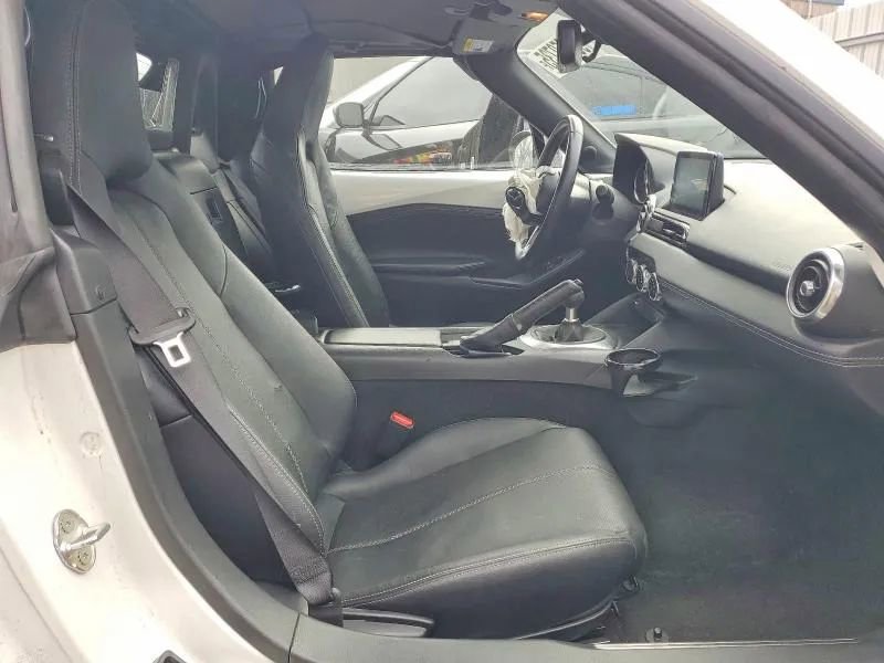 Used 2021 MAZDA MX-5 Miata RF Grand Touring RWD image 10