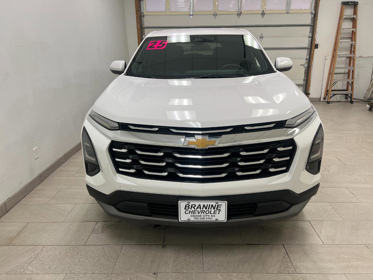 Used 2025 Chevrolet Equinox LT image 11