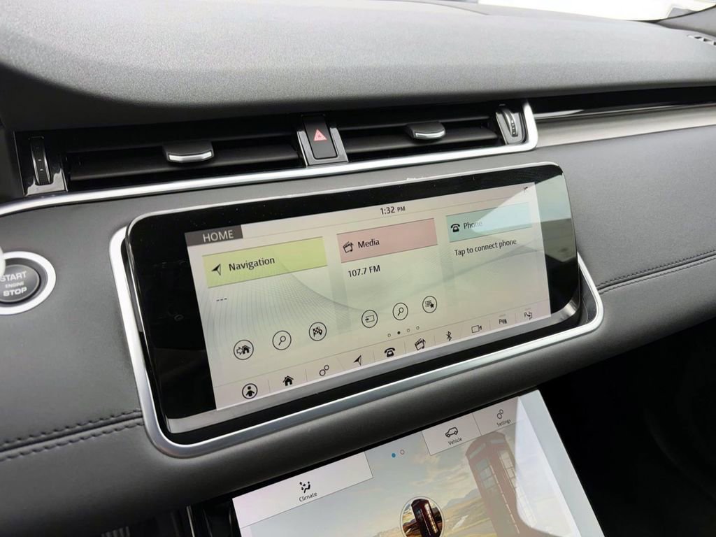 Used 2020 Land Rover Range Rover Evoque SE image 16