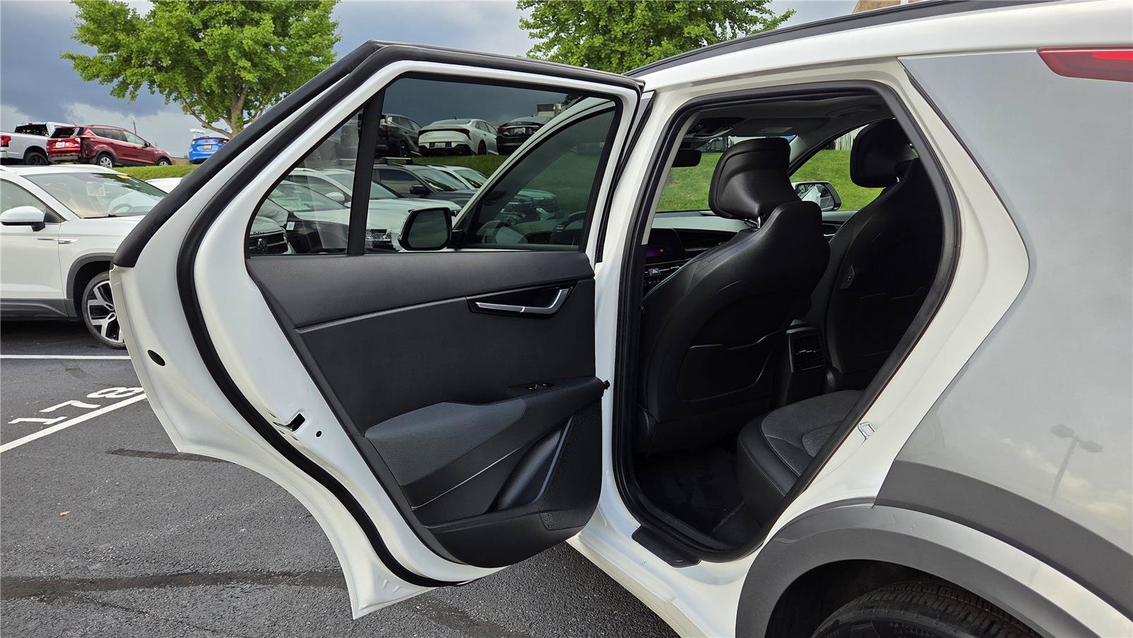 Certified 2023 Kia Niro Wave w/ Wave Preserve Package FWD image 25