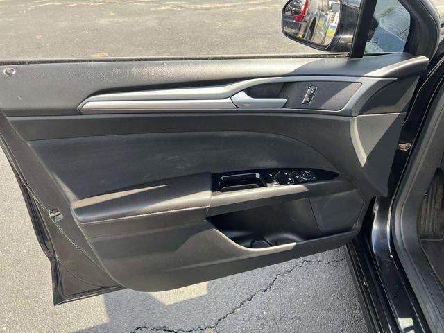 Used 2013 Ford Fusion SE FWD image 12