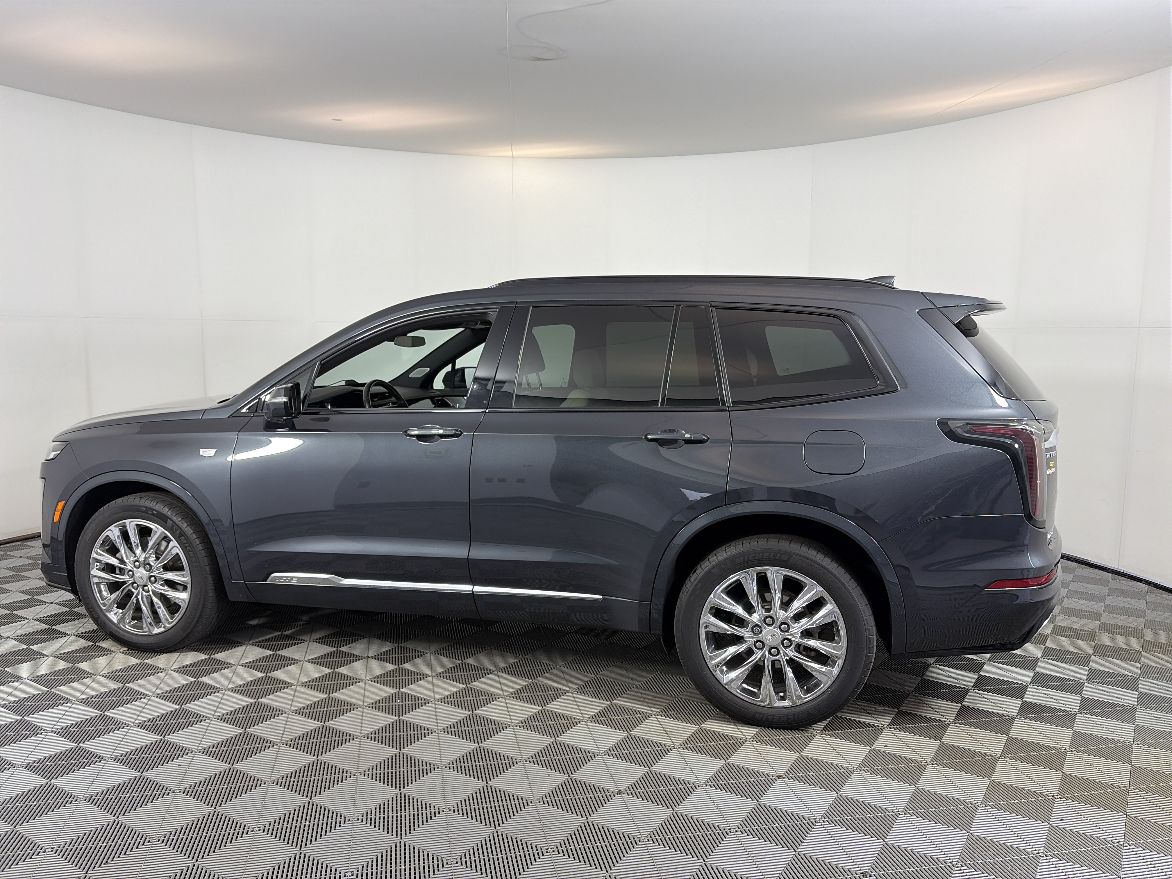 Used 2021 Cadillac XT6 Sport AWD/4WD image 9