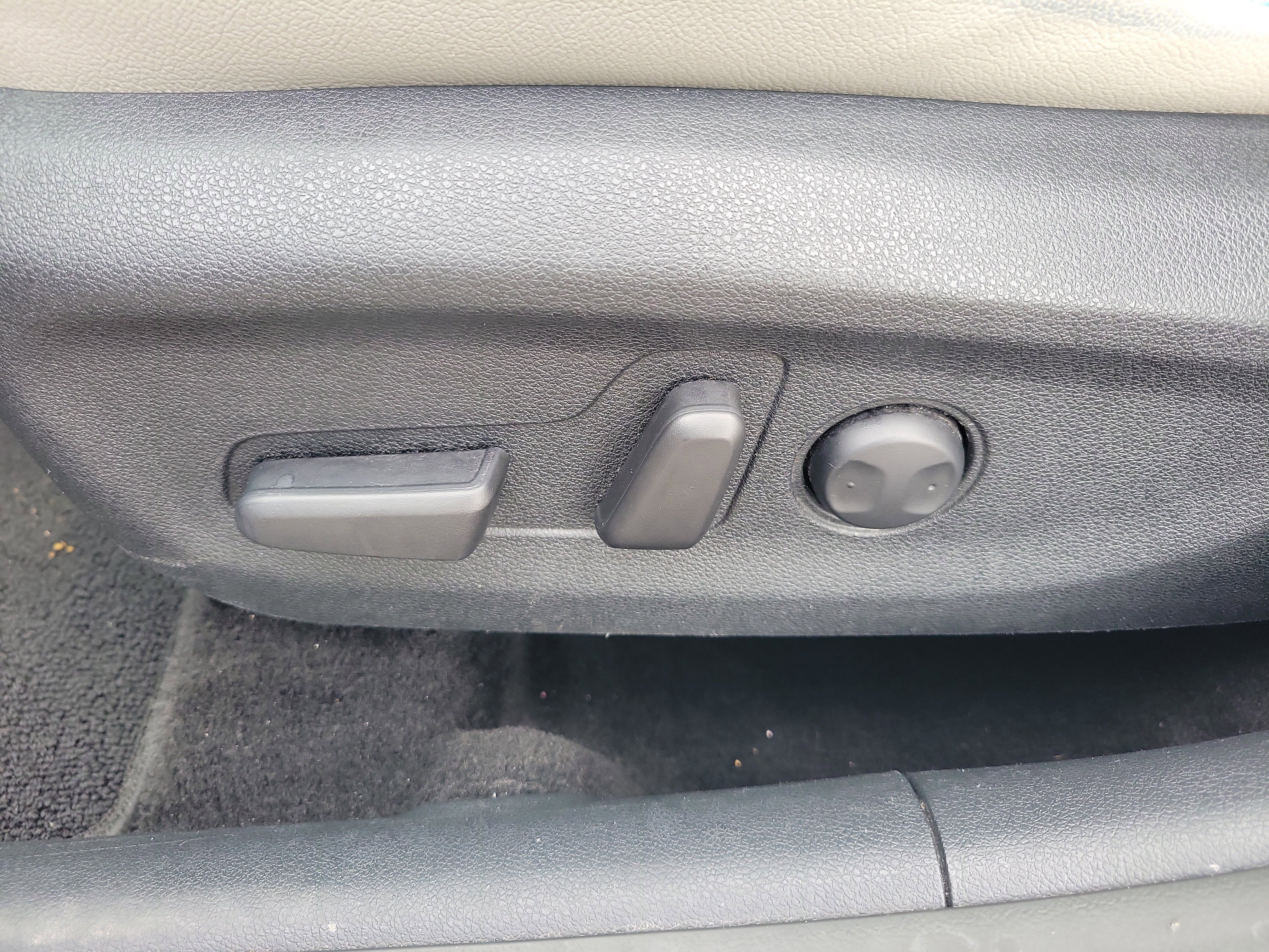 Used 2017 Kia Niro Touring image 24