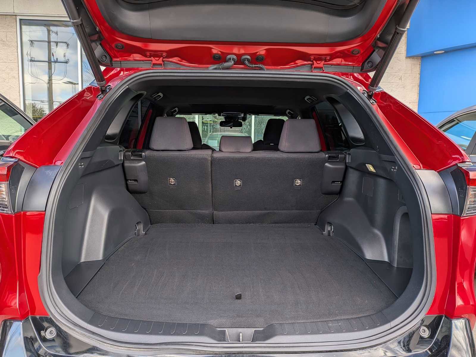 Used 2022 Toyota RAV4 SE w/ Weather & Moonroof Package AWD/4WD image 41