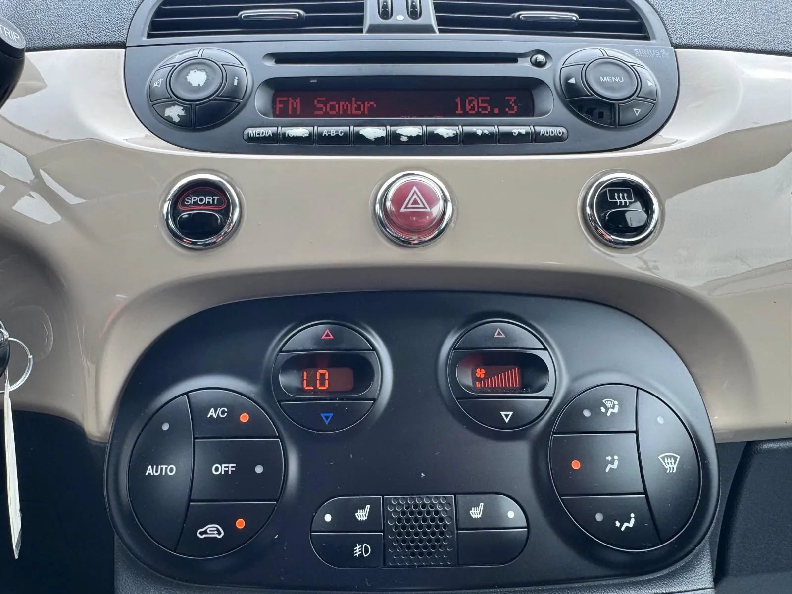 Used 2012 FIAT 500 Lounge w/ Luxury Leather Pkg FWD image 16