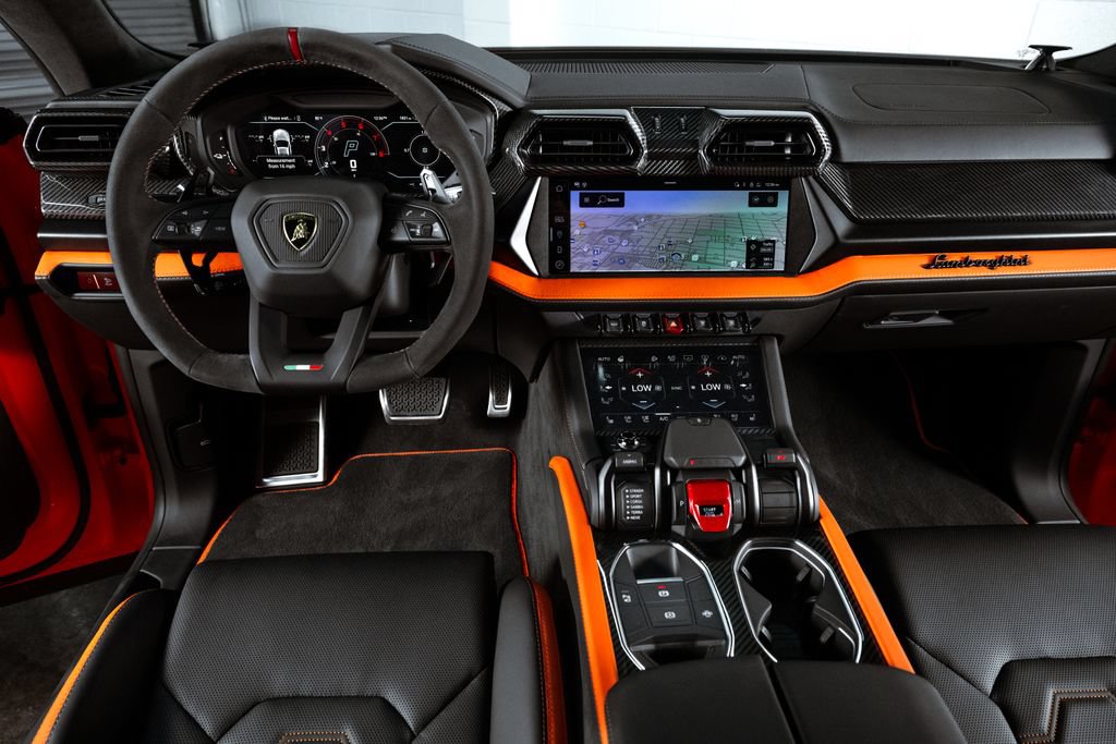 Used 2025 Lamborghini Urus SE AWD/4WD image 21