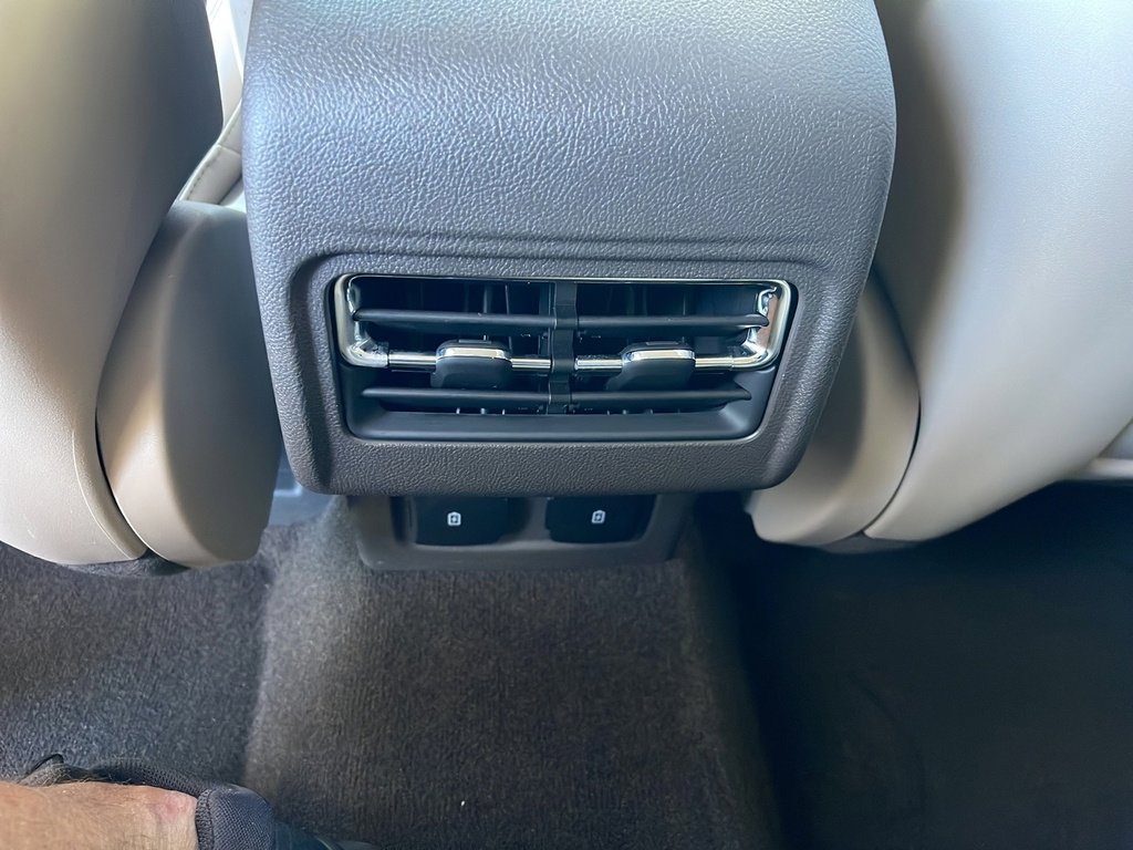 Used 2023 Lincoln Corsair Reserve image 59