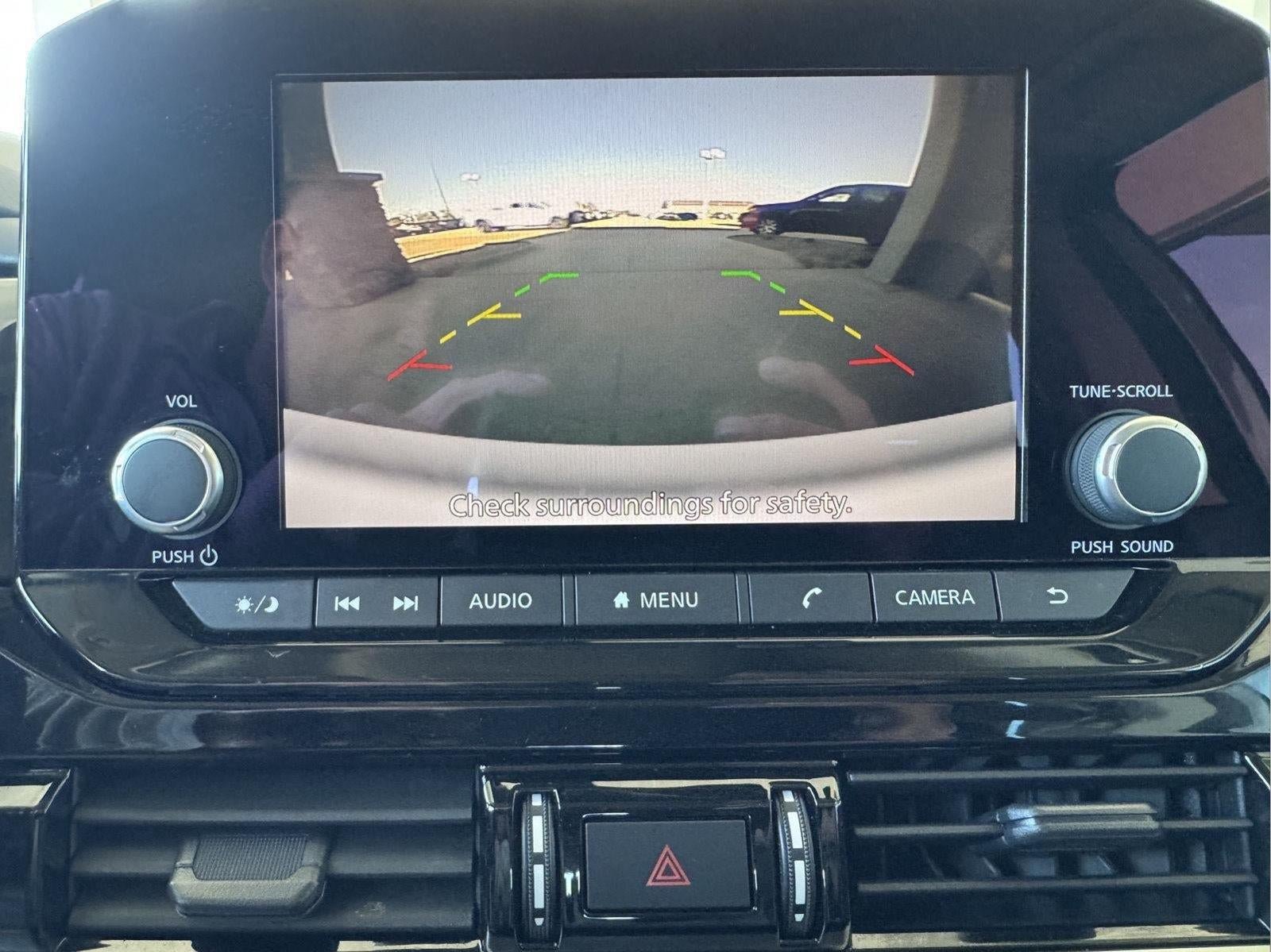 Used 2025 Nissan Pathfinder SV FWD image 16