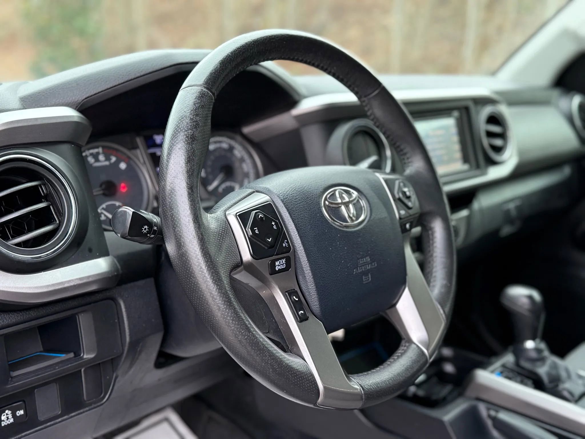 Used 2017 Toyota Tacoma SR5 w/ Tow Package image 12